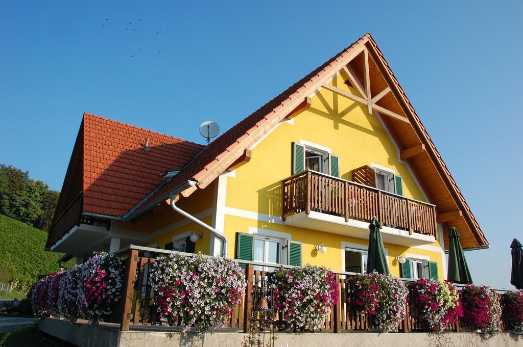 Weingut-Gaestehaus Birnstingl Gamlitz Rum bild